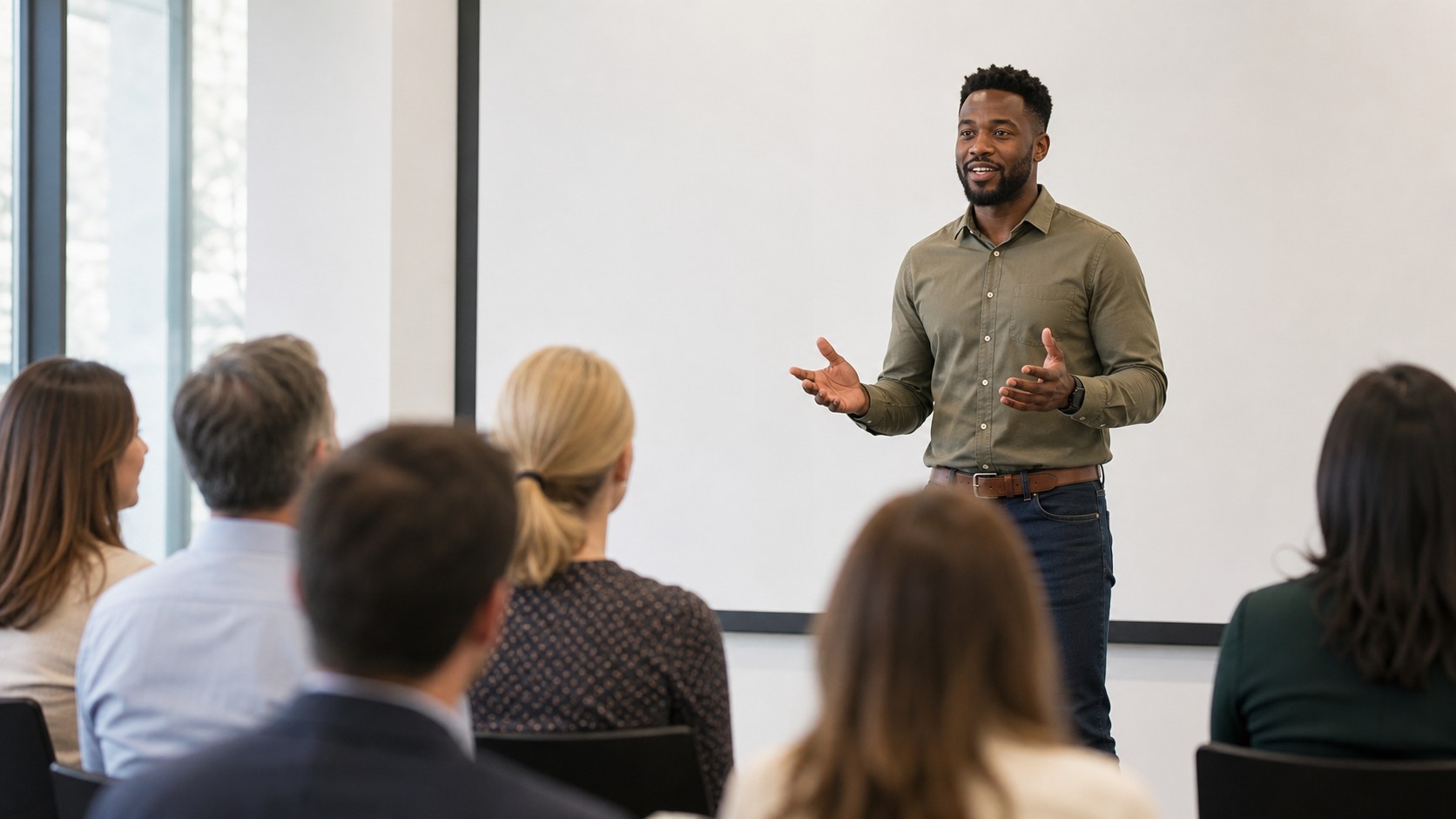 Editorial business image for How to Deliver a Presentation with Confidence